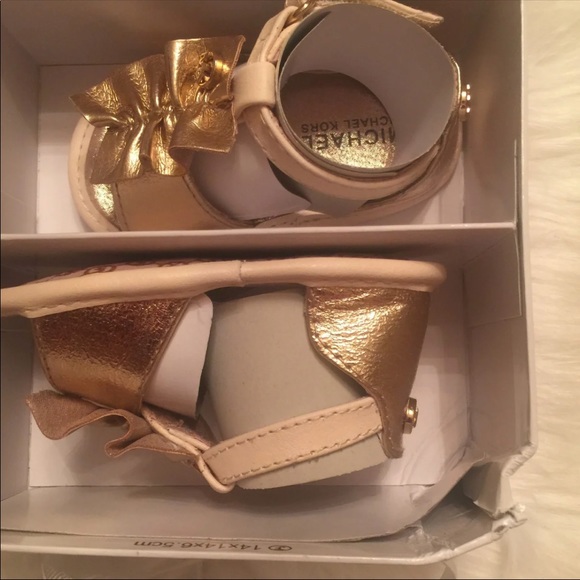 MICHAEL KORS BABY CLUE SHOES SIZE 3 - Picture 3 of 6